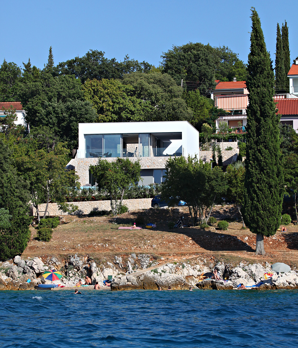 HOUSE-ON-THE-ISLAND-OF-KRK-14