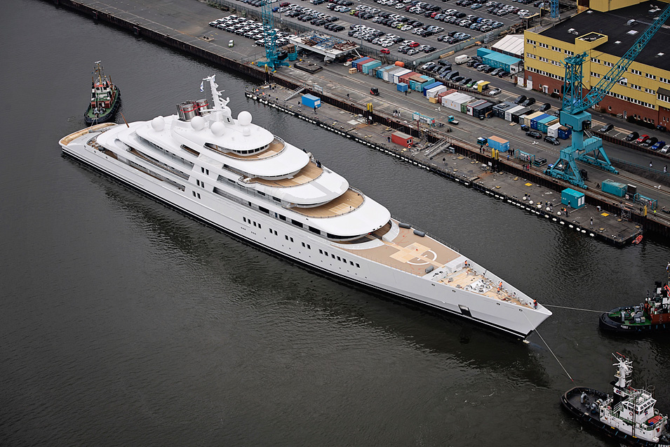 AZZAM-World-largest-yacht-01