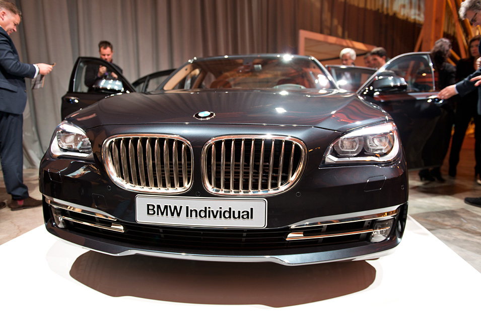BMW-Individual-760Li-Sterling-inspired-by-ROBBE_BERKING-03