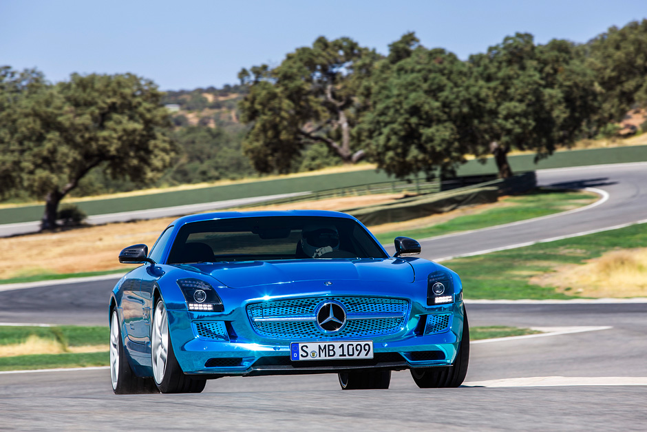 SLS-AMG-Coupe-Electric-Drive-01